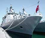 Турецкий фрегат «Orucreis» в Севастопольском порту