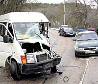 Пять пассажиров и водитель маршрутки пострадали в аварии