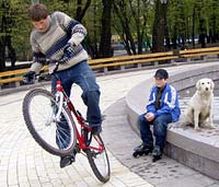Велосипедист. Фото Дмитрия Метелкина