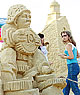 Скульптуры из песка теперь украшают пляж «Омега»