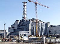 Саркофаг над четвертым энергоблоком Чернобыльской АЭС, сооруженный в 1986 году