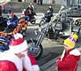 Деды Морозы из клуба «Идальго» поздравляли детей по всему городу