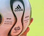 Каждый мяч Чемпионата мира-2006 подписан: указана дата игры и команды